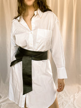 Load image into Gallery viewer, Vintage Dark Brown Leather Belt