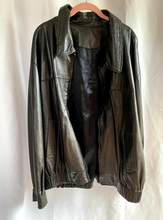 Load image into Gallery viewer, Vintage Black Leather Bomber Jacket