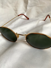 Load image into Gallery viewer, Vintage Round Sunglasses
