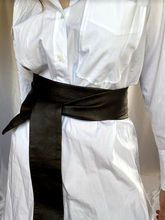 Load image into Gallery viewer, Vintage Dark Brown Leather Belt